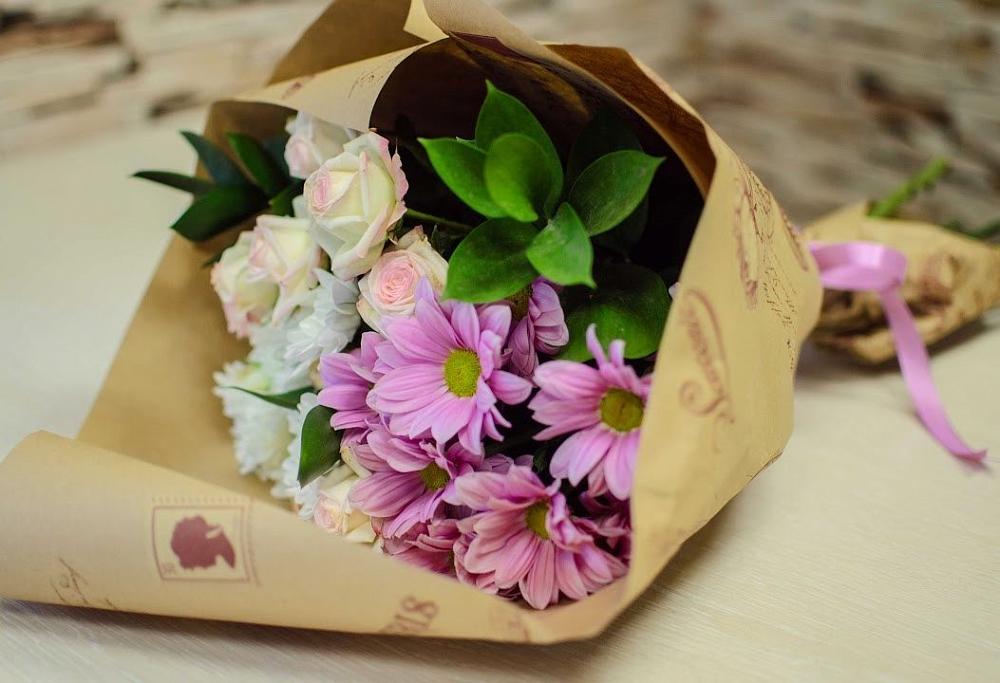 Букет улыбка в Иглино Букет цветов из: Розы и Хризантемы в Иглино