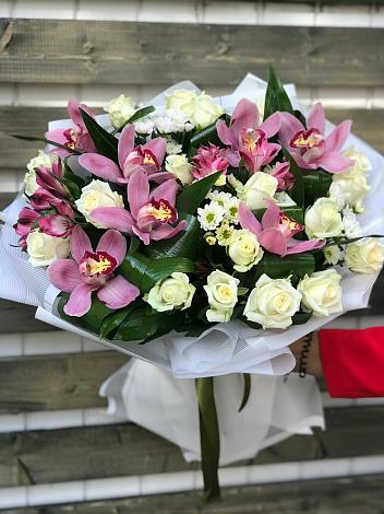 Букет цветов из: Розы и Хризантемы в Иглино