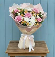 Букет французская меренга в Иглино Букет цветов из:  Гвоздики, Орхидеи и Розы в Иглино