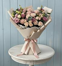 Букет бодрость в Иглино Букет цветов из:  Розы и Лизиантусы в Иглино