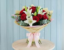 Букет Элегантная гармония в Иглино Букет цветов из:  Лилии и Розы в Иглино