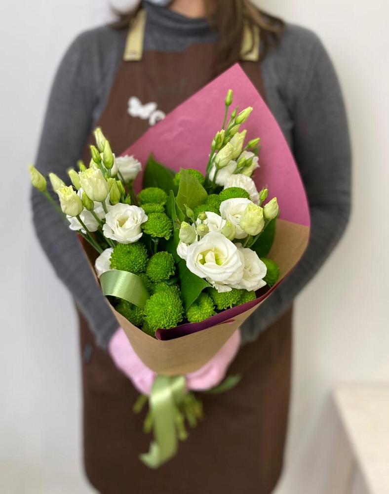 Букет морозный день в Иглино Букет цветов из: Хризантемы и Лизиантусы в Иглино