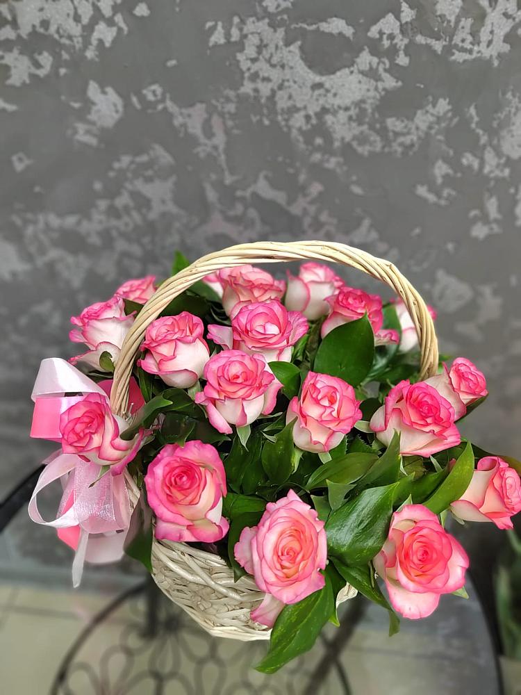 Композиция французская провинция в Иглино Цветочная композиция из Розы в корзине в Иглино