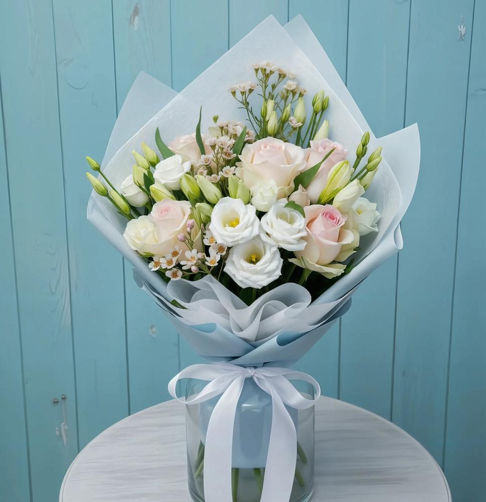 Букет очаровательный аромат в Иглино Букет цветов из: Розы и Лизиантусы в Иглино