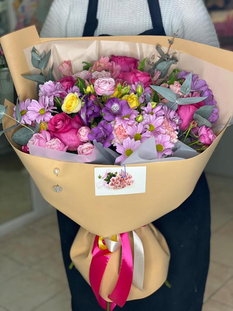 Букет вдохновленный любовью в Иглино Букет цветов из: Хризантемы, Гвоздики и Альстромерии в Иглино