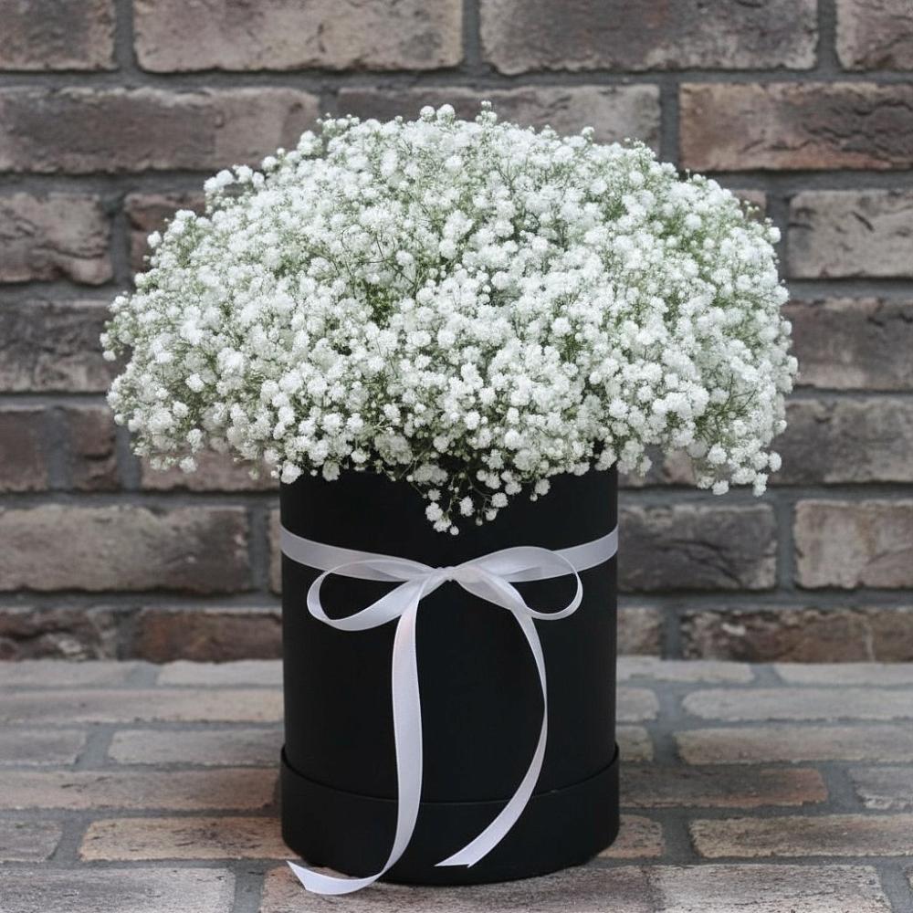 Композиция коробка гипсофил в Иглино Цветочная композиция из Гипсофила в шляпной коробке в Иглино