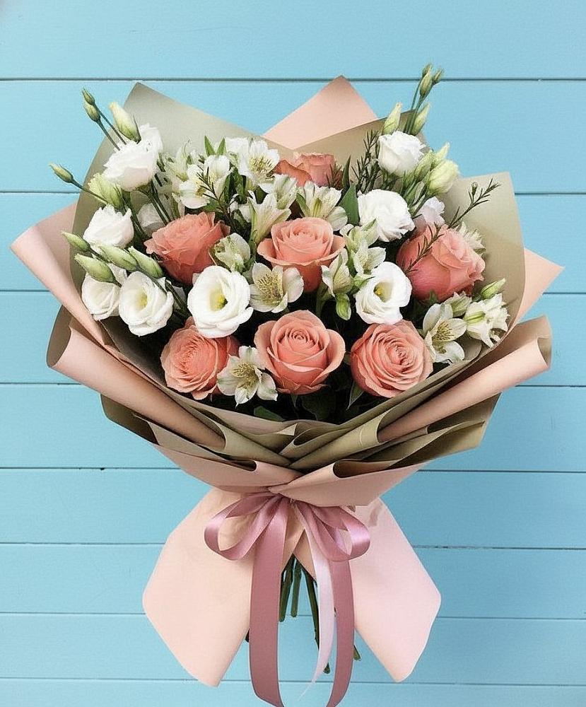 Букет олимп в Иглино Букет цветов из: Розы, Альстромерии и Лизиантусы в Иглино