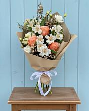 Букет яркий комплимент #REPLACE_PRED# Иглино Букет цветов из:  Альстромерии, Лизиантусы, Розы и Хризантемы #REPLACE_PRED# Иглино