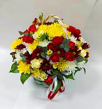 Цветочная композиция из Хризантемы и Розы в корзине в Иглино