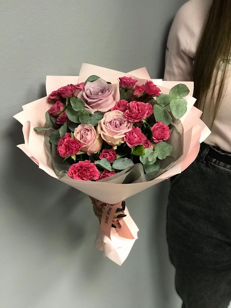 Букет восхищение в Иглино Букет цветов из: Гвоздики и Розы в Иглино