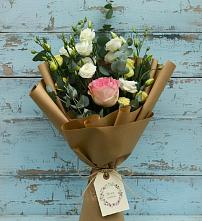 Букет нежный привет в Иглино Букет цветов из:  Розы и Лизиантусы в Иглино