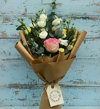 Букет нежный привет в Иглино Букет цветов из:  Розы и Лизиантусы в Иглино