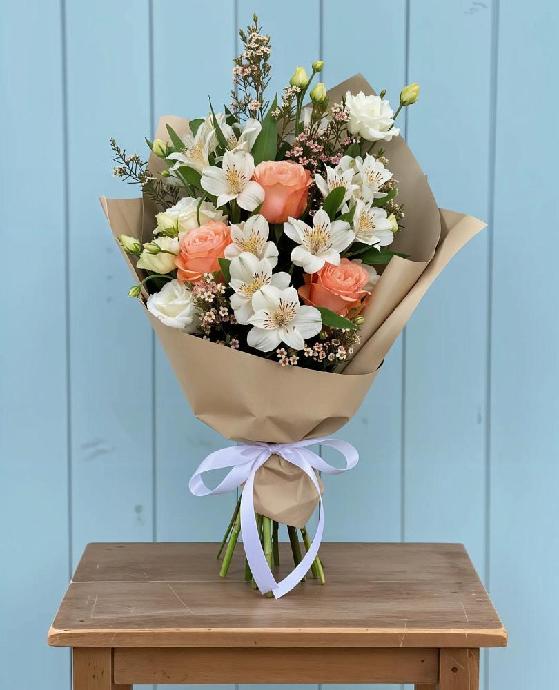 Букет цветов из: Альстромерии, Лизиантусы, Розы и Хризантемы в Иглино