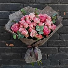 Букет розы в пальмах #REPLACE_PRED# Иглино Букет цветов из:  Розы #REPLACE_PRED# Иглино